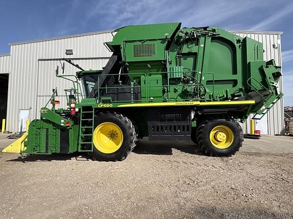 Image of John Deere CP690 equipment image 1