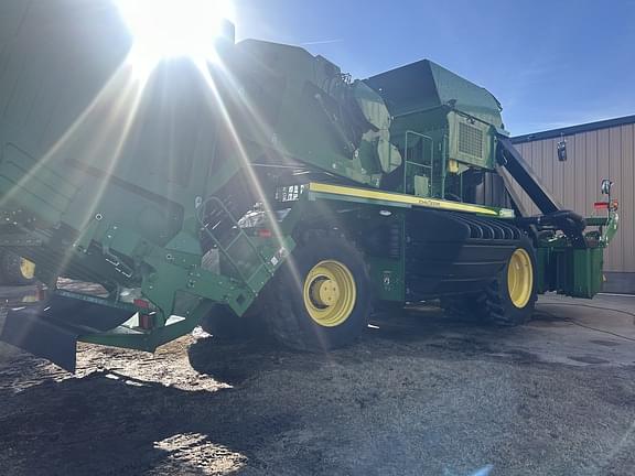 Image of John Deere CP690 equipment image 2