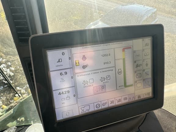 Image of John Deere CP690 equipment image 4