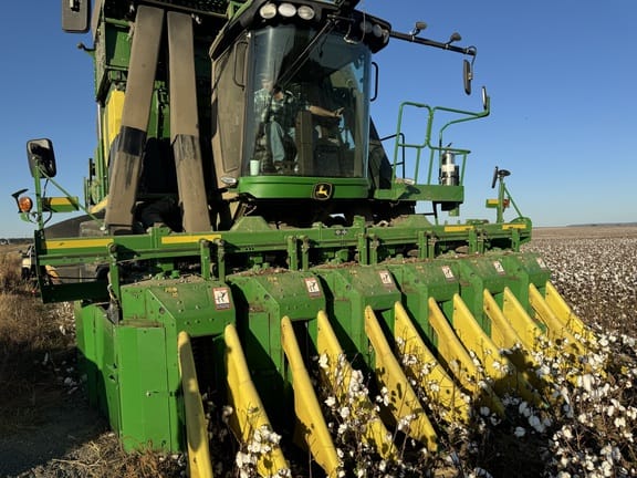2020 John Deere CP690 Equipment Image0