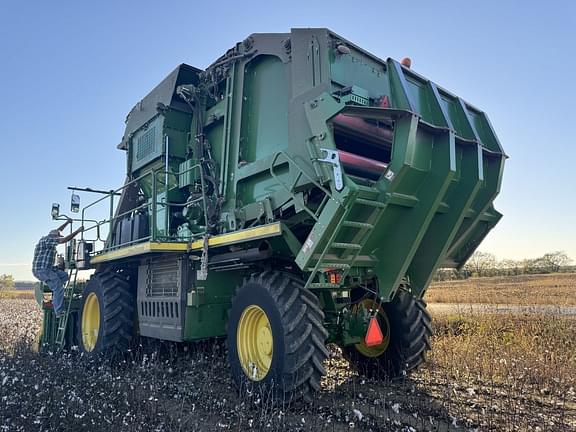 Image of John Deere CP690 equipment image 1