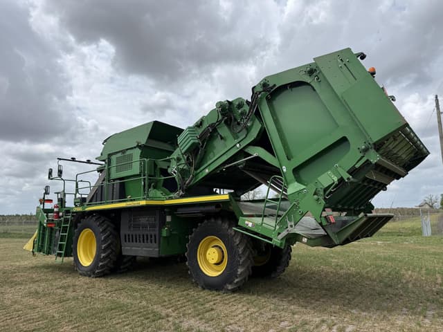 Image of John Deere CP690 equipment image 2