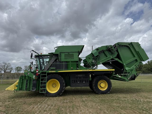Image of John Deere CP690 equipment image 1