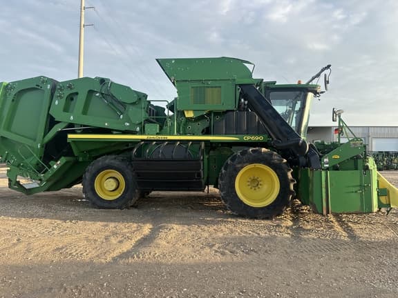 Image of John Deere CP690 equipment image 4