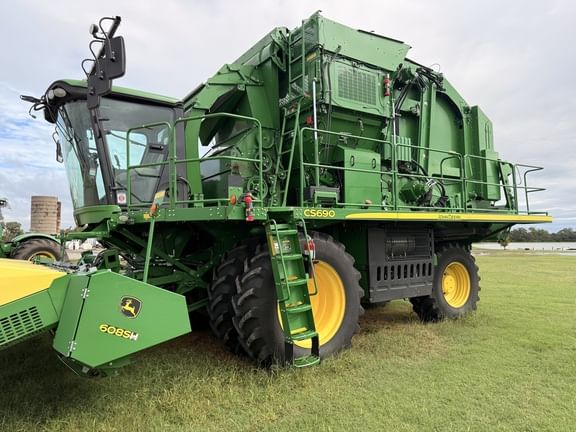 2020 John Deere CS690 Equipment Image0