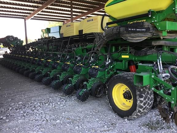 Image of John Deere DB120 equipment image 2