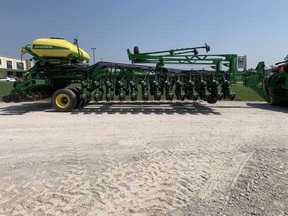 Image of John Deere DB60 equipment image 2