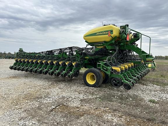 Image of John Deere DB60 equipment image 2
