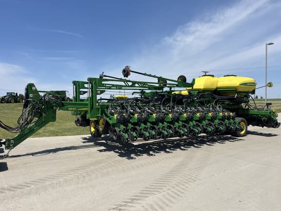 Image of John Deere DB60 Primary image