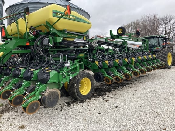 Main image John Deere DB60