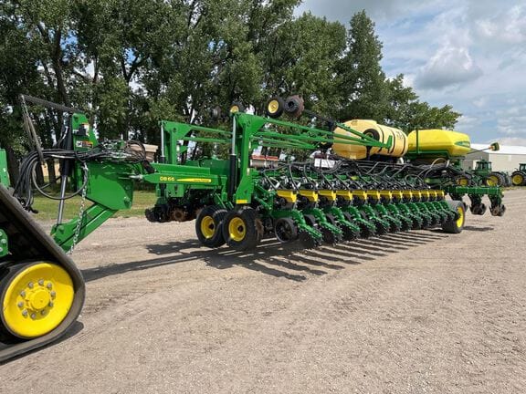 2020 John Deere DB66 Equipment Image0