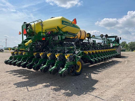 Image of John Deere DB66 equipment image 4