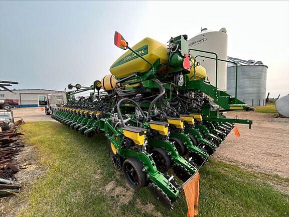 Image of John Deere DB66 equipment image 1
