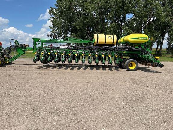 Image of John Deere DB66 equipment image 1