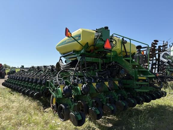 Image of John Deere DB66 equipment image 2