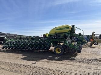 Image of John Deere DB66 equipment image 1