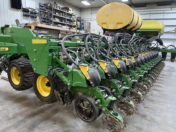 Image of John Deere DB66 equipment image 2