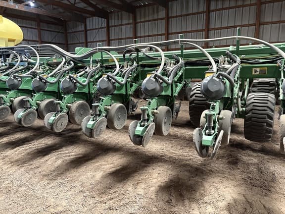 Image of John Deere DB90 equipment image 2