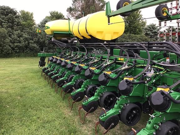 Image of John Deere DB90 equipment image 2