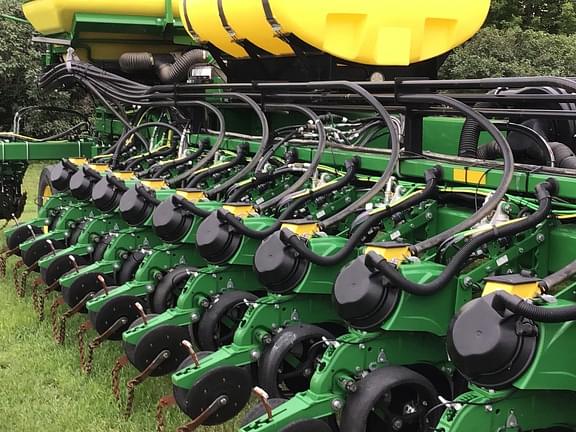 Image of John Deere DB90 equipment image 3