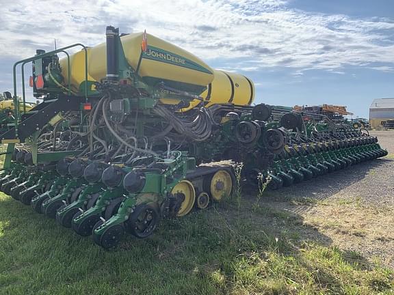 Image of John Deere DB90 equipment image 3
