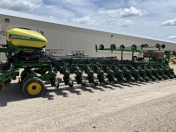 Image of John Deere DB90 equipment image 4