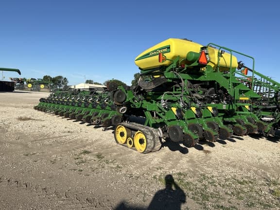 Image of John Deere DB90 equipment image 2