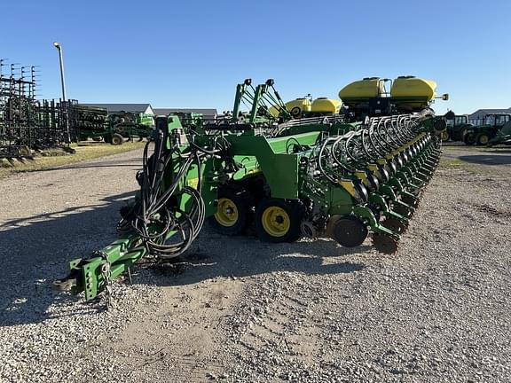 Image of John Deere DB90 equipment image 1