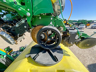 Main image John Deere DR24 20