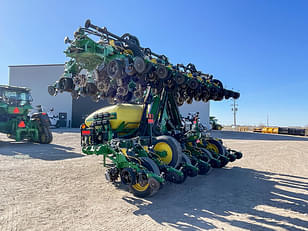 Main image John Deere DR24 7