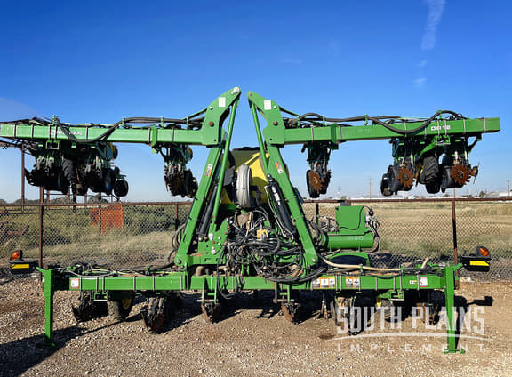 Image of John Deere DR12X equipment image 1