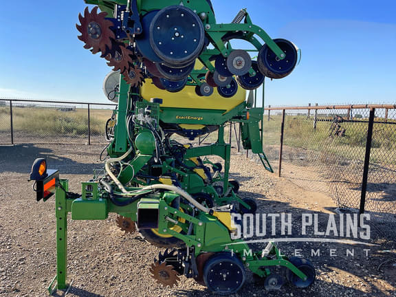 Image of John Deere DR12X Primary image