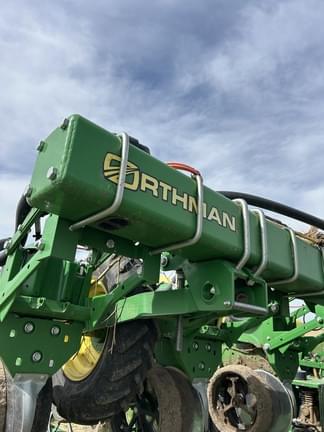 Image of John Deere DR12X equipment image 2