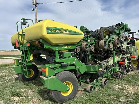 Image of John Deere DR12X Primary image