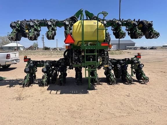 Image of John Deere DR16 equipment image 2