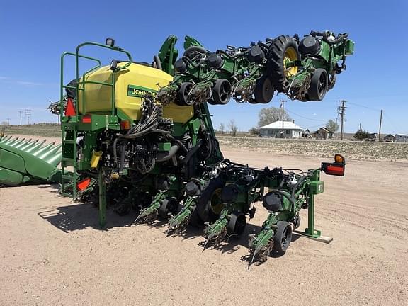 Image of John Deere DR16 equipment image 3