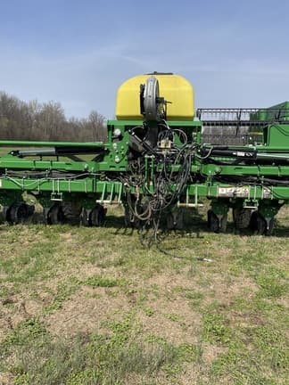 Image of John Deere DR16X equipment image 2