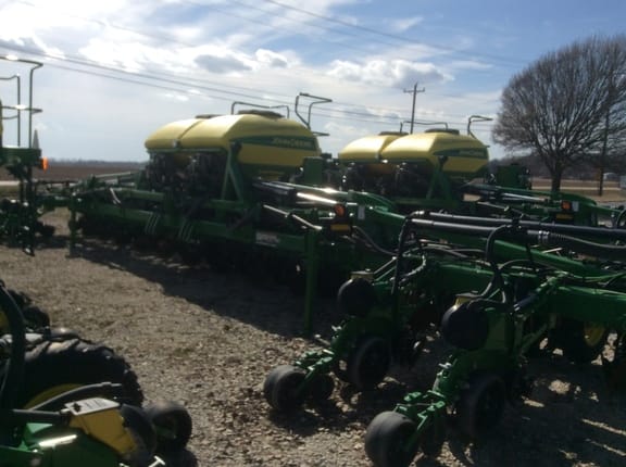 Main image John Deere DR18