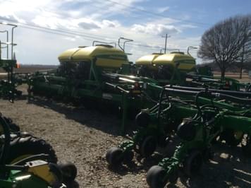 Main image John Deere DR18