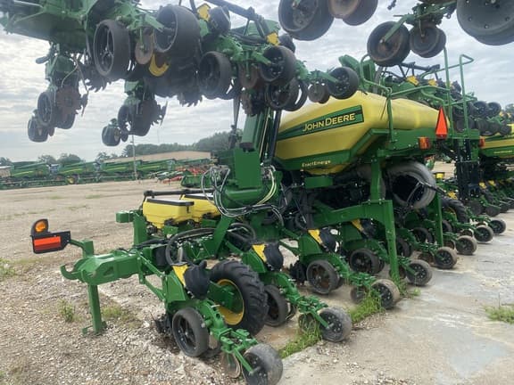 Image of John Deere DR18 equipment image 2