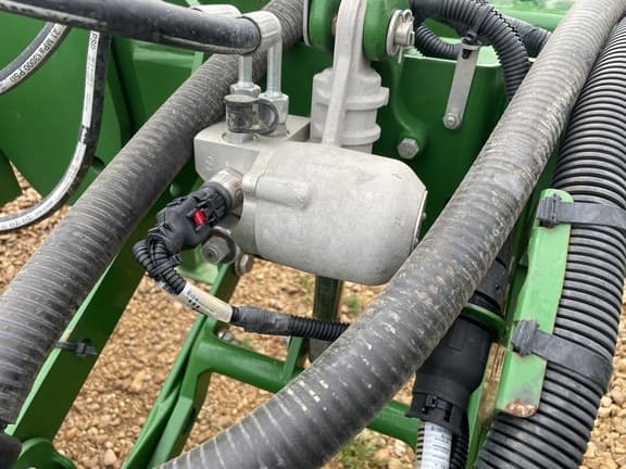 Image of John Deere DR18 equipment image 3