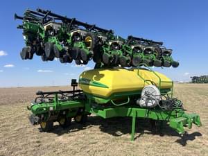 2020 John Deere DR24 Image