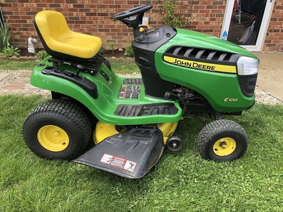 Main image John Deere E100