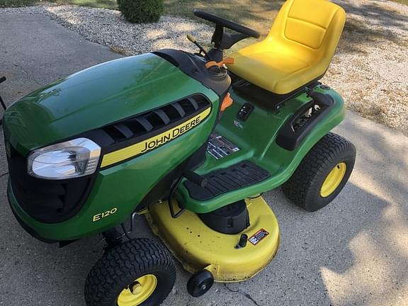 John deere e120 online riding mower