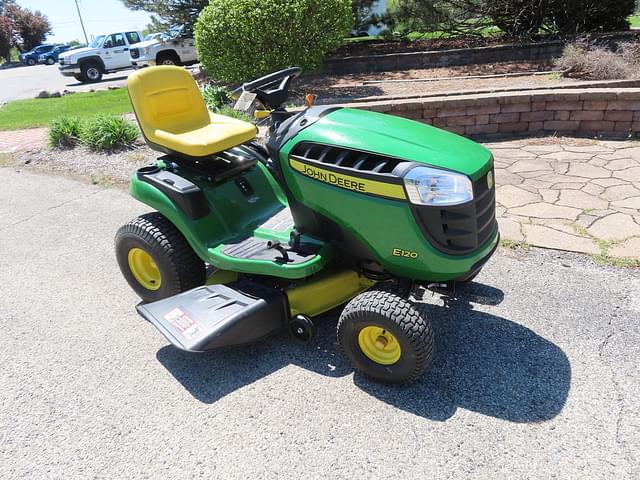 Image of John Deere E120 equipment image 1