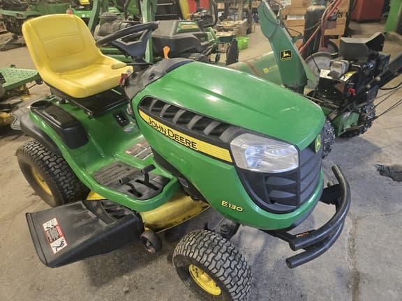 Image of John Deere E130 equipment image 4