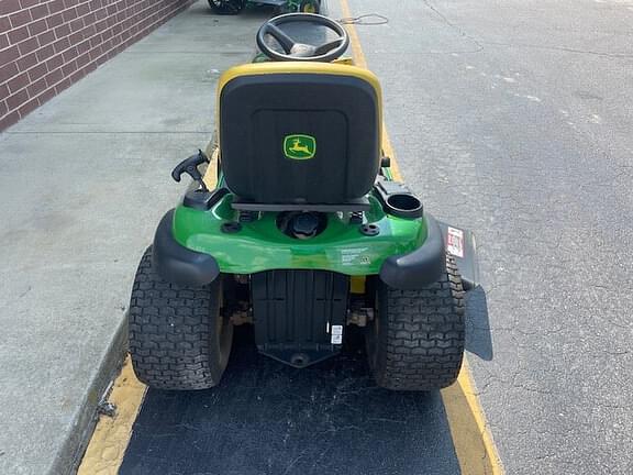 Image of John Deere E130 equipment image 3