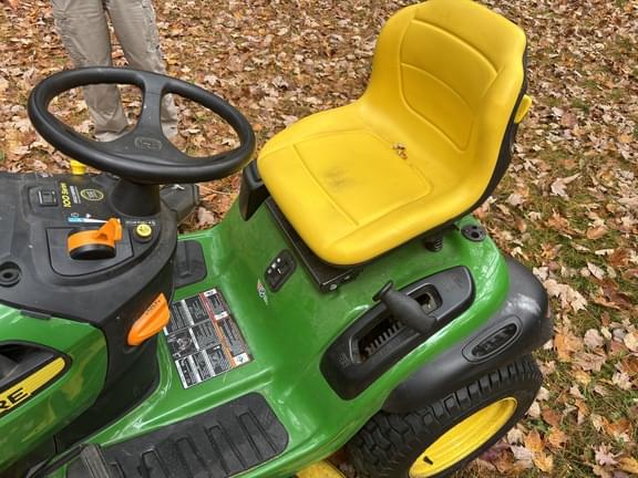 Image of John Deere E180 equipment image 3
