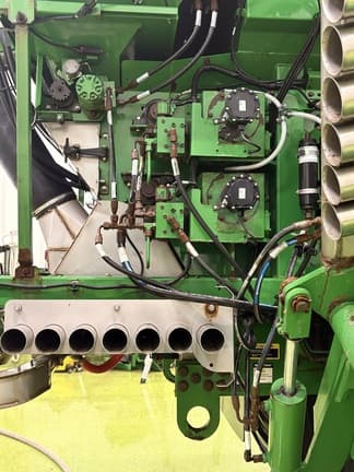 Image of John Deere F4365 equipment image 3