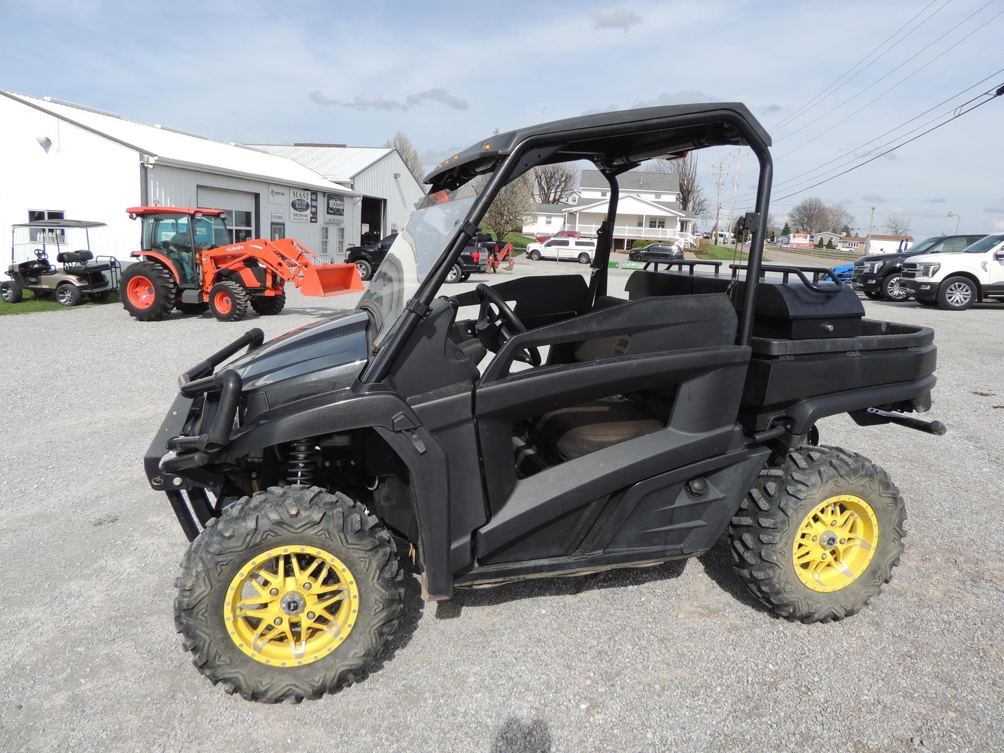 2020 John Deere Gator XUV 590M Equipment Image0